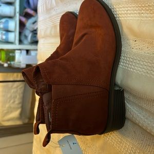 auburn boots with little heel.